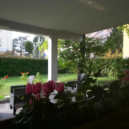 Parmigianino Apartments Aparthotel