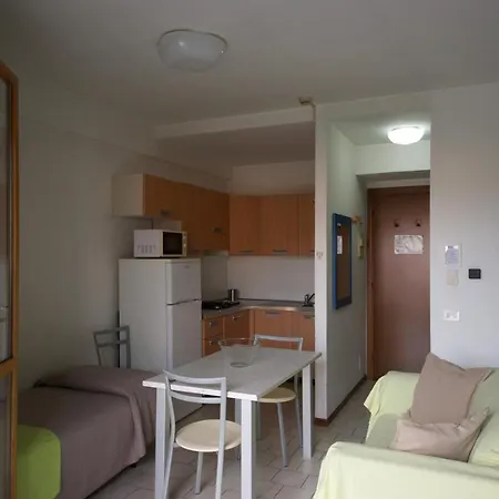Aparthotel Parmigianino Apartments 3*