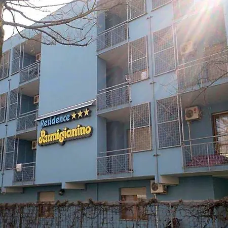 Aparthotel Parmigianino Apartments 3*