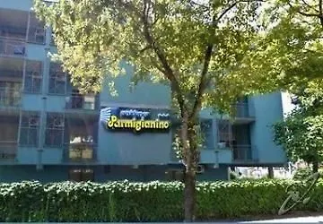 Parmigianino Apartments 3*